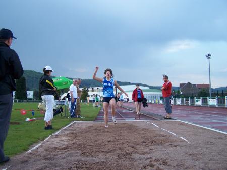 Am�lie qui tente de passer le 4m a la longueur