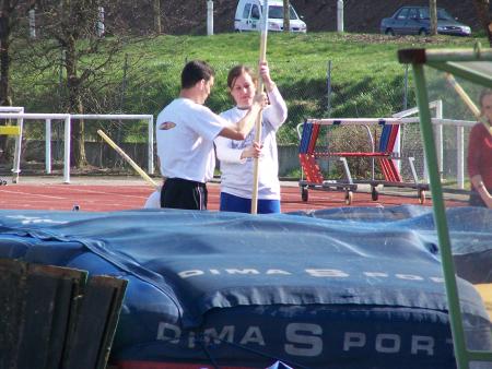 Anna d�couvre les joies de la perche