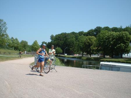 R�mi qui arrive tout sourire pour une 3�me place