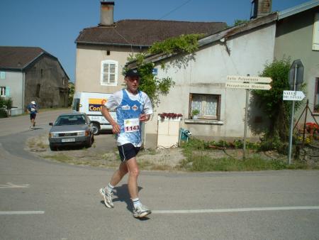 Jl entre marche et course pour faire face au 56km